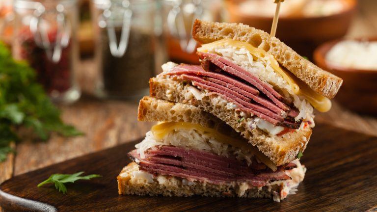 The Ultimate Guide to Serving Reuben Sandwich Flavors for a Crowd