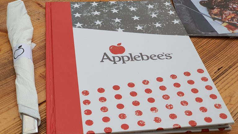 What Are the Breakfast Hours at Applebee's?