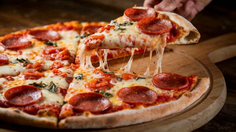 How to Quickly Make Pizza Without an Oven or Dough