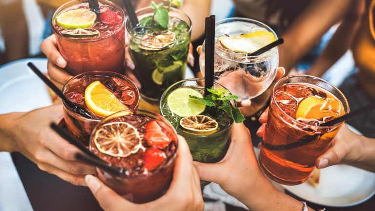 10 Creative Alternatives to Salt and Sugar for Rimming Your Cocktail Glasses