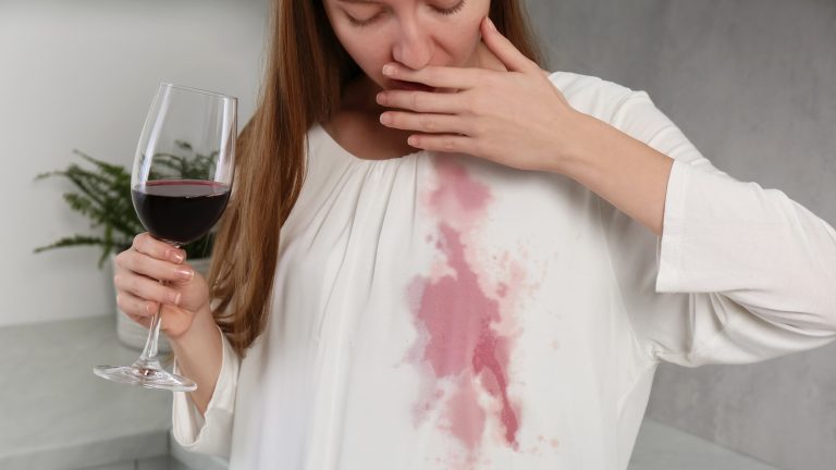 How to Eliminate Wine Stains from Clothing Naturally