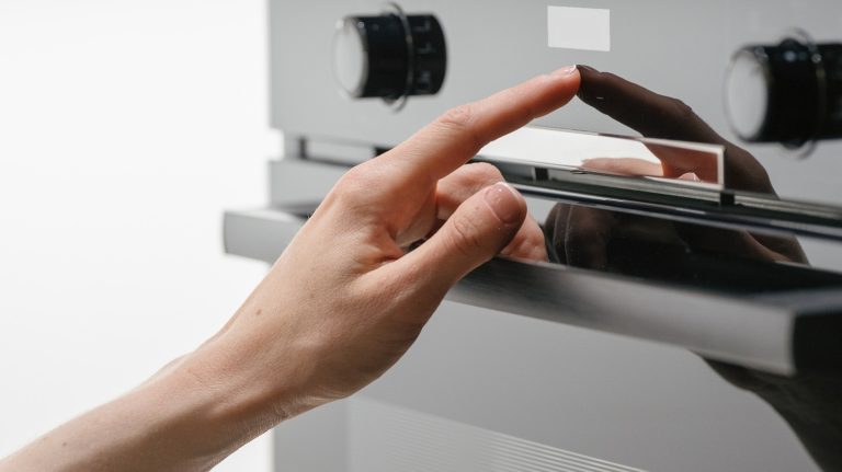 Verify Your Oven's Temperature Accuracy With This Sugar Trick — No Thermometer Needed!