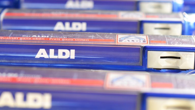 Why This Popular Aldi Shopping Cart Hack Doesn't Work