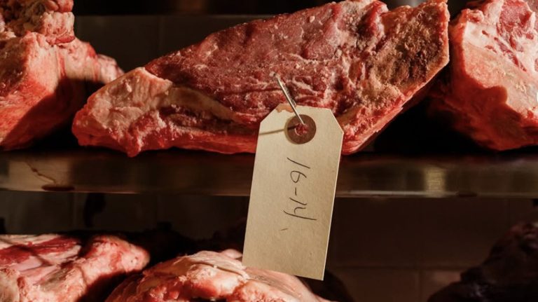 This Renowned Florida Steakhouse Delivers a Dining Experience Beyond the Ordinary