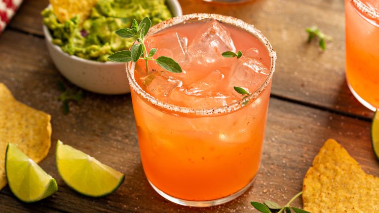 Paloma vs. Margarita: How Do These Tequila Cocktails Differ?