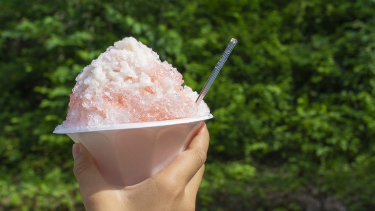 How to Infuse Shaved Ice with Alcohol for a Refreshing Summer Delight