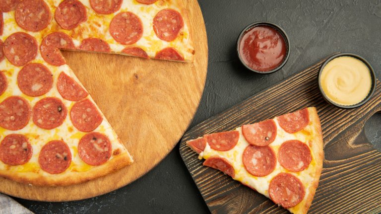 16 Delicious Sauces Perfect for Dipping Your Pizza