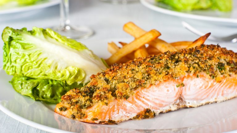 These Sweet and Salty Chips Are the Ideal Topping for a Salmon Fillet
