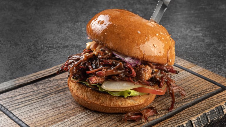 Selecting the Perfect BBQ Sauce for Your Pulled Pork Sandwich