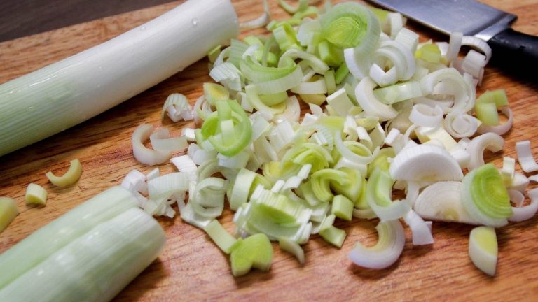Guidelines for Replacing Fresh Garlic with Leeks