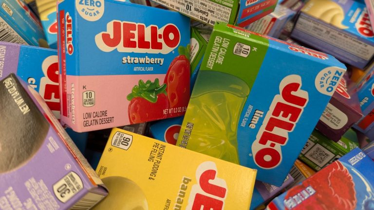 Add Flavor and Color to Sugar Cookies Using a Box of Jell-O