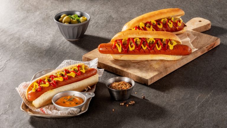 The Brilliant Bun Swap That Transforms Hot Dogs with an Extra Crunch