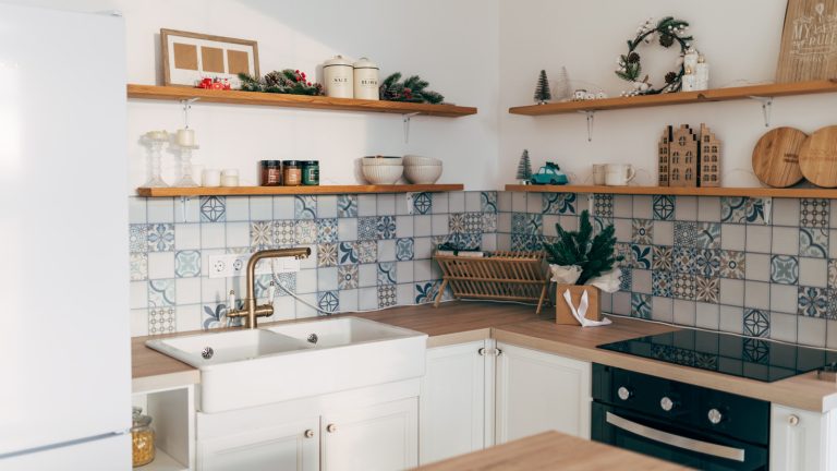 The Vintage Kitchen Design Trend We'd Love to See Make a Comeback Soon