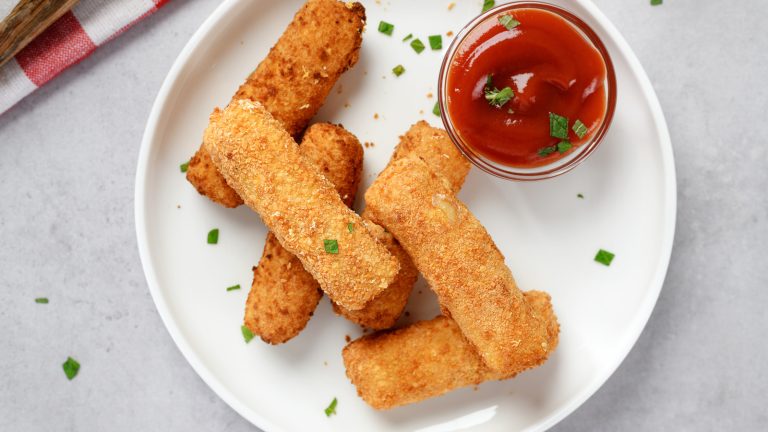 Think Twice Before Purchasing This Frozen Mozzarella Stick Brand for a Satisfying Cheese Pull