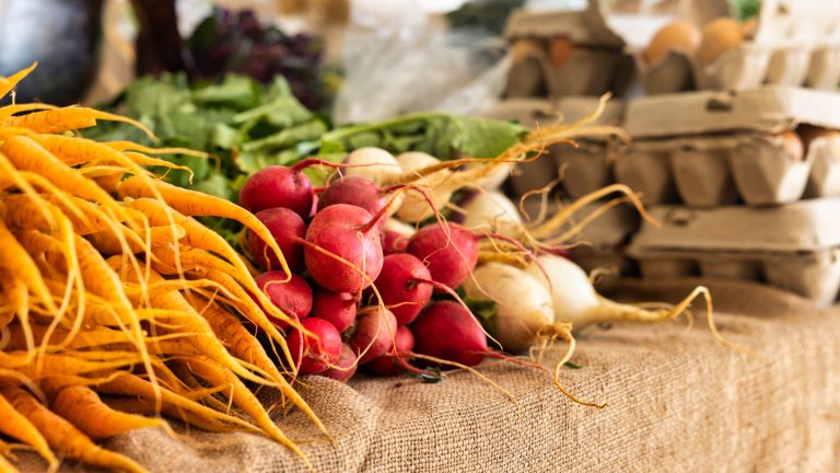 5 Tips for Saving Money at Farmers' Markets