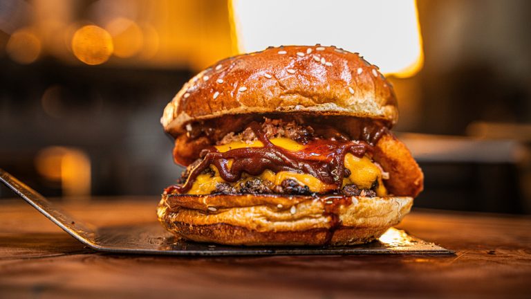 Smash Burger vs. Regular Burger: Understanding the Differences