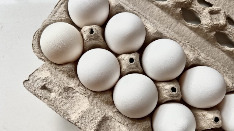 How to Properly Store Egg Cartons in the Fridge to Avoid Common Mistakes