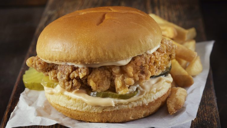 Reddit Users Are Obsessed with This Fast Food Chicken Sandwich