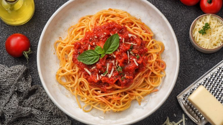 Canned or Fresh Tomatoes: Which is Best for Pasta Sauce?