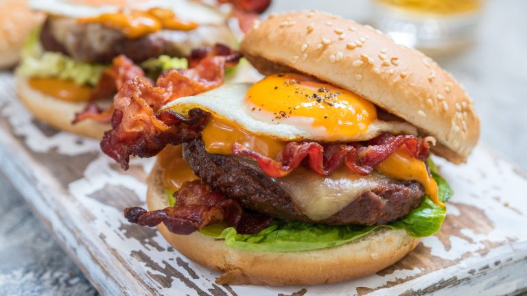 The Ultimate Guide to Choosing and Adding the Perfect Egg to Your Burger