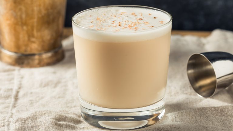 The Timeless Whiskey Cocktail with Just 3 Ingredients