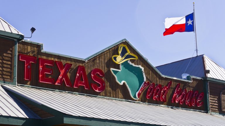 How to Save Money on Your Meal at Texas Roadhouse