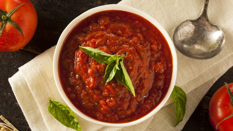 Pizza Sauce and Marinara: What's the Difference?