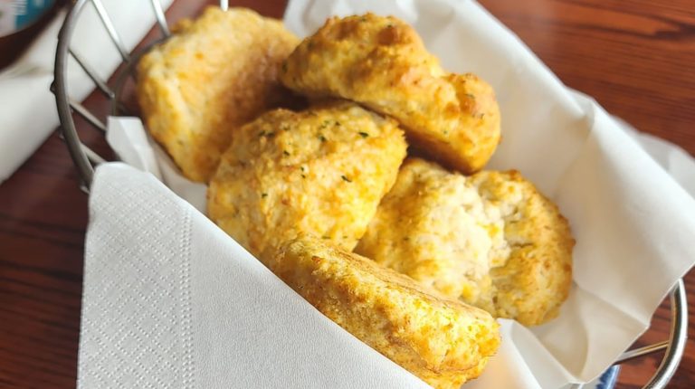 This Sandwich Hack Will Change How You Enjoy Red Lobster Biscuits Forever