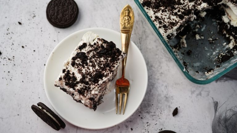 Why This 1920s Vintage Cake Remains the Ideal Summertime Delight