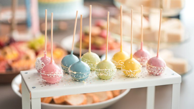 Why Your Cake Pops Keep Cracking and How to Quickly Fix Them