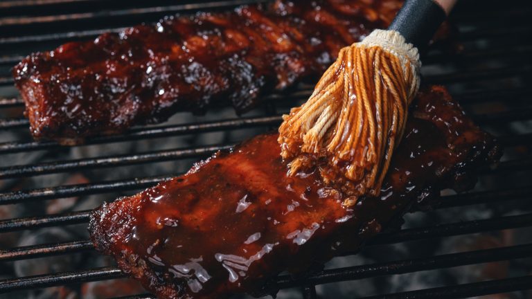 Choosing Between Brown and White Sugar for Your BBQ Sauce