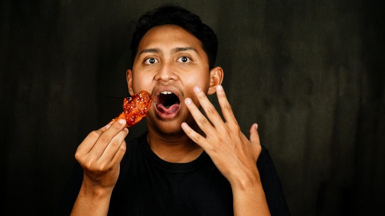 You'll Need to Sign a Waiver Before Trying This Fried Chicken Chain's Sandwich