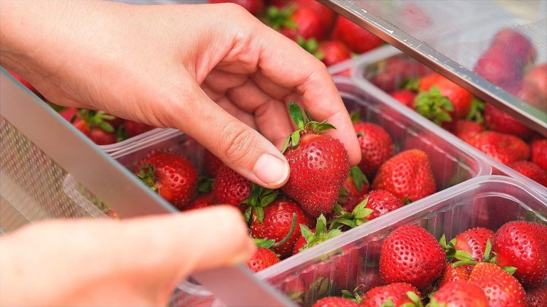 The Optimal Fridge Drawer for Keeping Strawberries Fresh