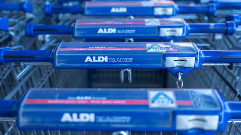 How Aldi's Emphasis on Efficiency Distinguishes It from Other Grocery Stores