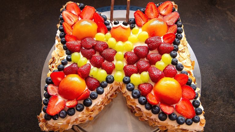 Transform a Simple Cake into a Butterfly with a Knife and Cookie Cutter