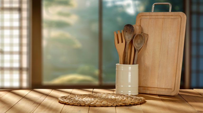 The Ultimate Guide to Cleaning Wooden Kitchen Utensils