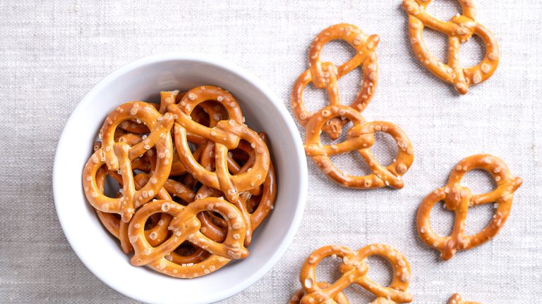 This Easy 2-Ingredient Pretzel Dip Offers Endless Customization
