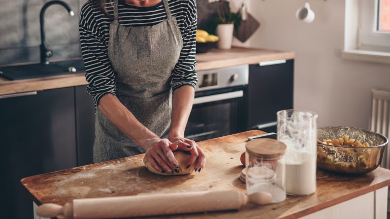 Kneading vs. Mixing: Understanding the Differences Between These Techniques