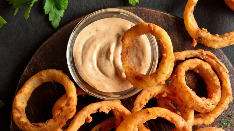 The Onion Variety to Steer Clear of When Making Homemade Onion Rings
