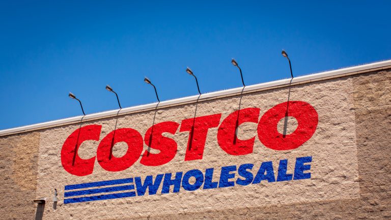 Shoppers Find Costco's New Pizza Price More Reasonable