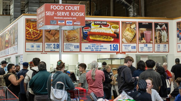 DIY-ing a BBQ Chicken Pizza at the Costco Food Court Can Be a Hassle, But It's Absolutely Worth It