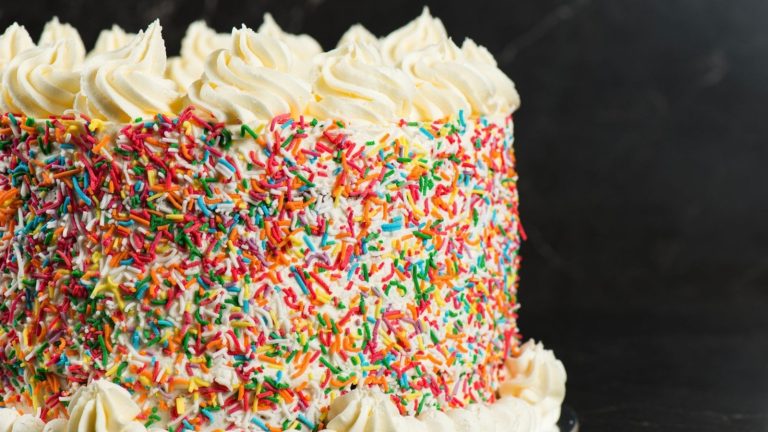 Effortlessly Create a Stunning Sprinkle Cake Without the Mess