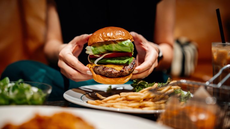 A Secret Sauce Keeps Locals Hooked on This Alabama Burger Chain