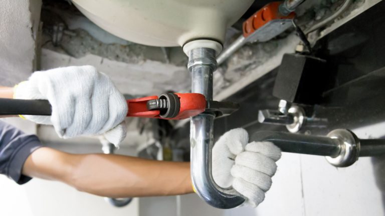 Top 10 Tips for Unclogging a Kitchen Sink Drain