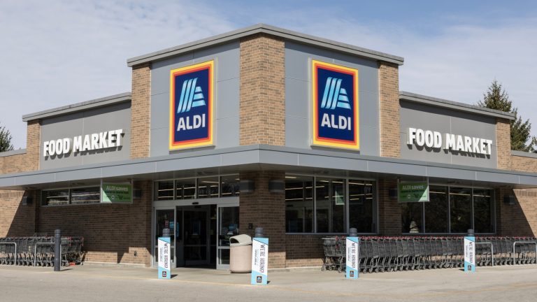 Some Shoppers Prefer This Aldi Prebiotic Soda Over the Name-Brand Original
