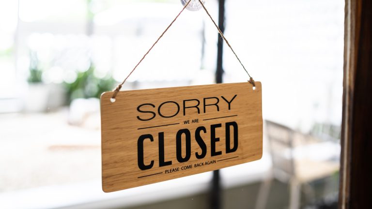 When Is It Too Late to Arrive at a Restaurant Before Closing Time?