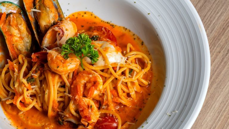 The Zesty Sprinkle That Transforms Pasta into a Spicy, Vibrant, and Irresistible Dish