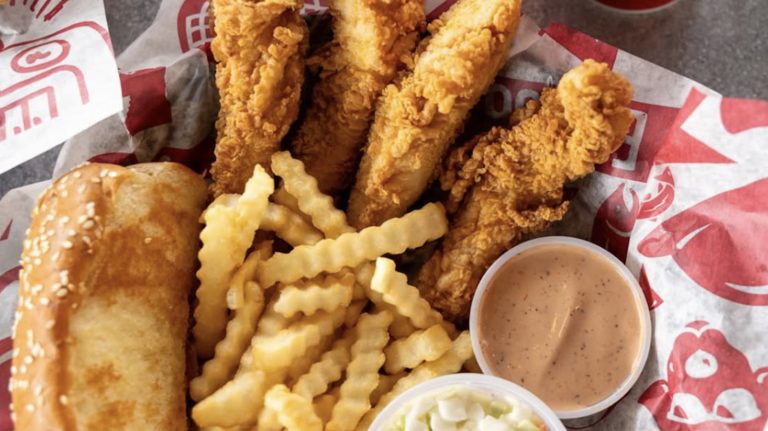 Where to Discover a Copycat Version of Raising Cane's Addictive Chicken Dipping Sauce