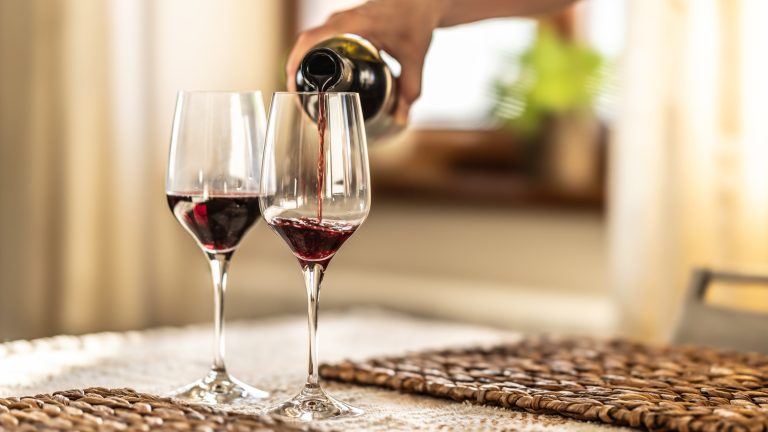 How to Use a Mason Jar for Storing Leftover Wine